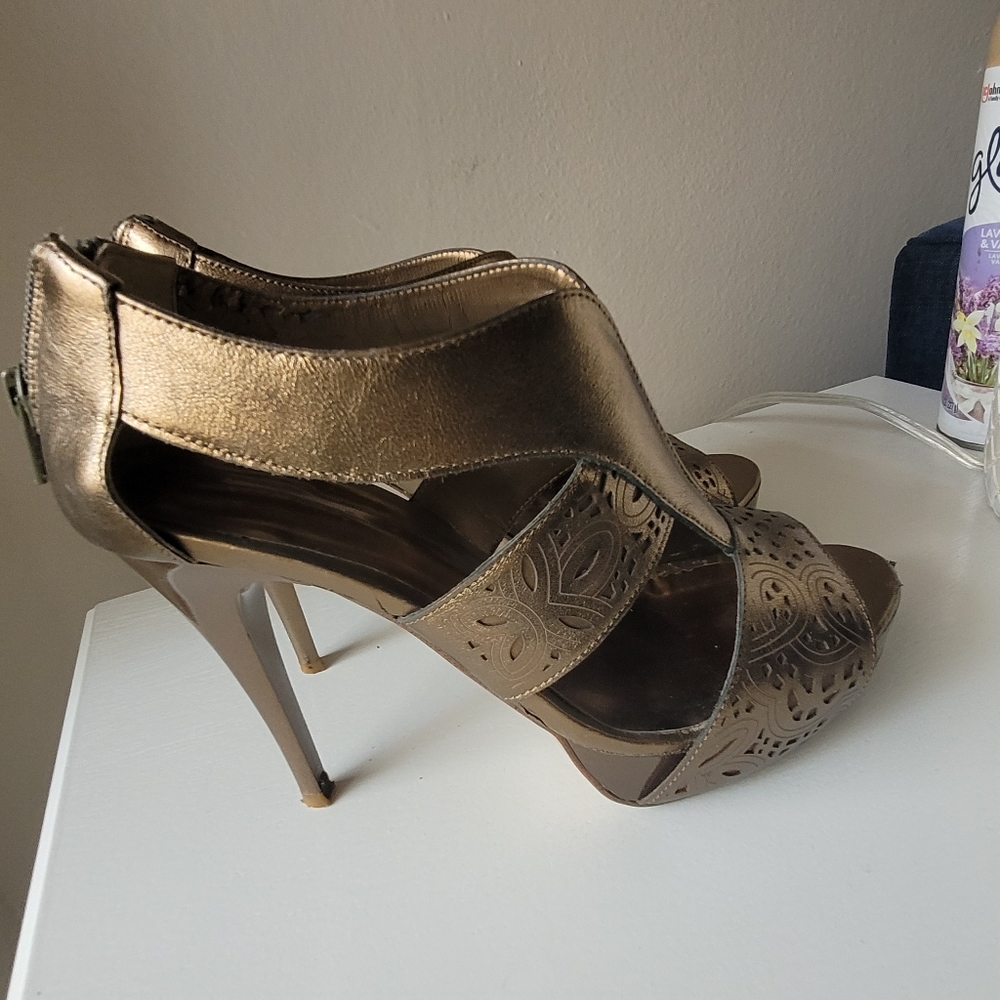 Heel sandals ankle strap